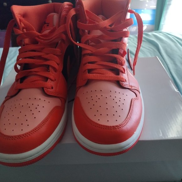 Brand new Jordans - Picture 1 of 4